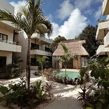 Loft In The Jungle With Pool Apartment