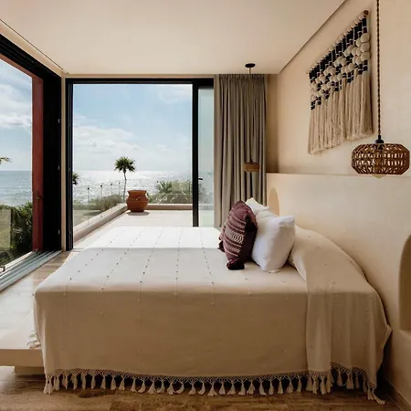 Beachfront - 25m Pool - Yoga Deck - Jacuzzi Holiday home