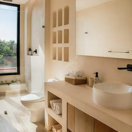 Beachfront - 25m Pool - Yoga Deck - Jacuzzi *
