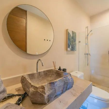 Ophelia Luxury 1 Bedroom *