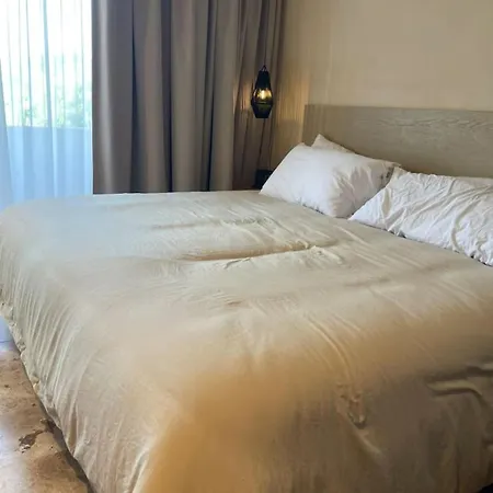 Apartment Expirence Area At Chichilfree Club *