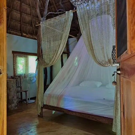 Casa Mango Bed & Breakfast 3*