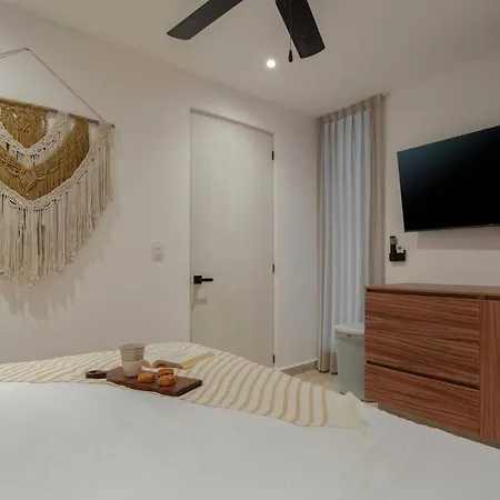 Apartment Beautiful And Comfortable, 1 Bedroom The In Zama