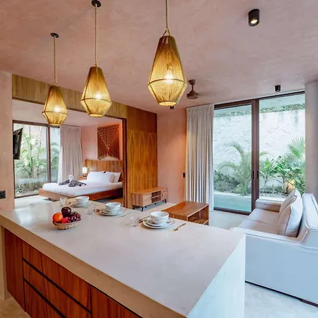 Luxury 3br With Dual Pools & Rooftop Villa *
