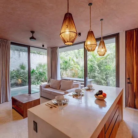 Villa Luxury 3br With Dual Pools & Rooftop *