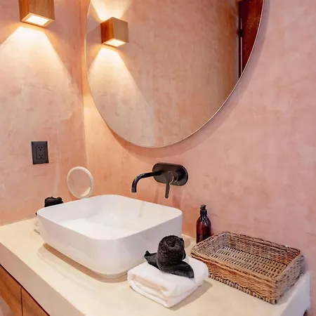 Luxury 3br With Dual Pools & Rooftop Villa *