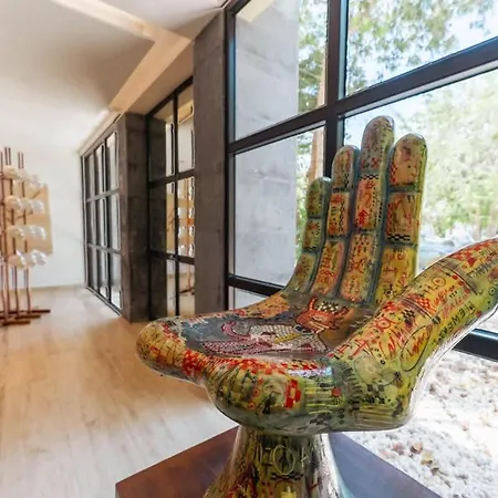 Art House - The Curated Escape Apartment *