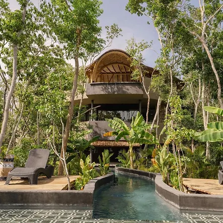 Siwa Eleve Penthouse & Rooftop Pool Apartment Tulum