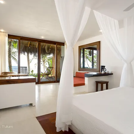 Hotel The