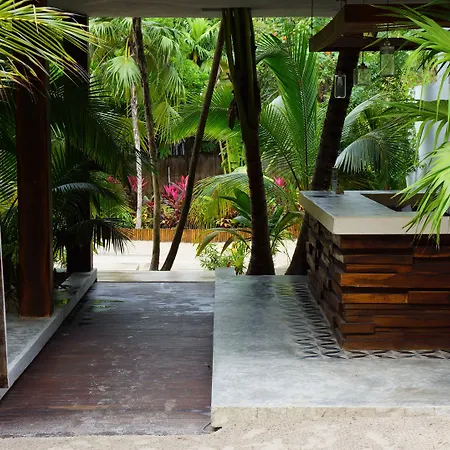 Lula Tulum, A Small Luxury Hotel 4*