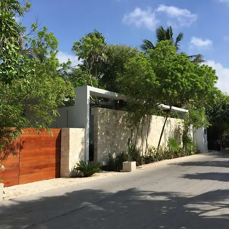 Lula Tulum, A Small Luxury 4*