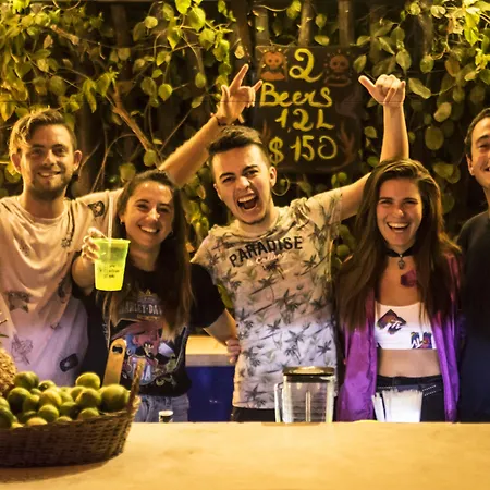 Che & Bar Adults Only