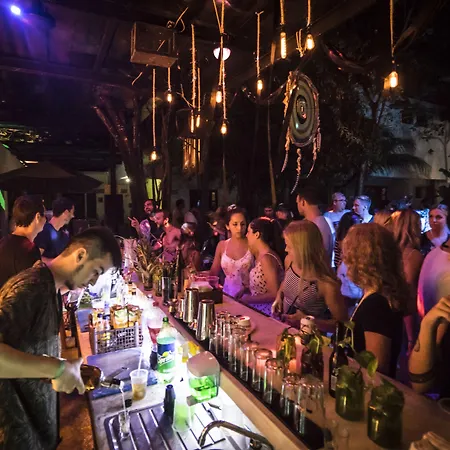 Che & Bar Adults Only Hostel