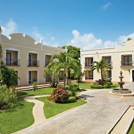 Dreams & Resort