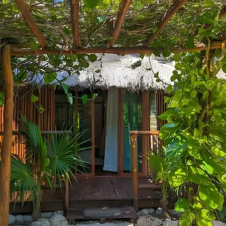 Stunning 6 Private Villas & Ph /Wifi/Ac/Pool/Gym. *