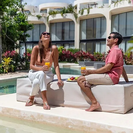 Luxury Mistiq Private Pool And Art
