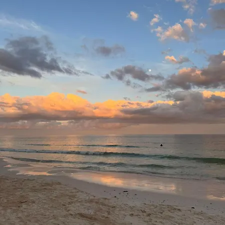 Sunset House 2* Tulum