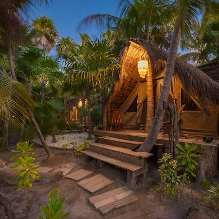 Nativus Glamping & Cenote 3* Tulum