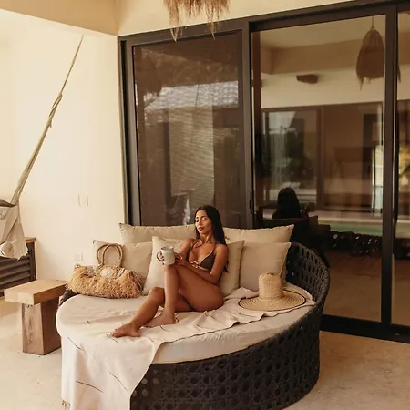 Luna Luxe Heated Pool Jacuzzi & Concierge Service *