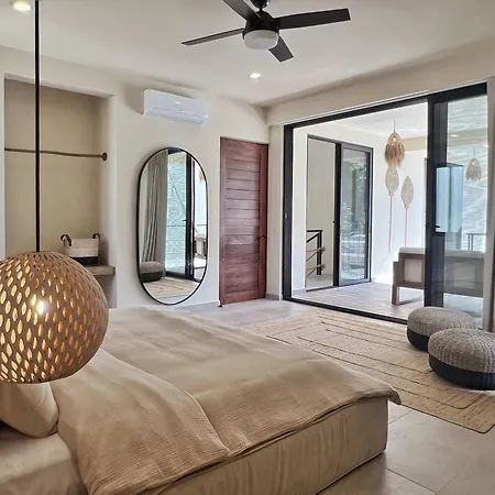 Holiday home Luna Luxe Heated Pool Jacuzzi & Concierge Service