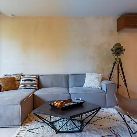 Apartment 2-level Penthouse With Private Plunge Pool & Club Access