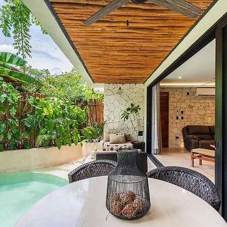 •| Boutique Swim Up En P/6 • Naaj Tun• Apartment *