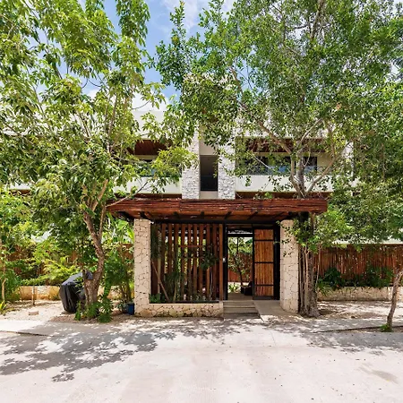 Apartment •| Boutique Swim Up En P/6 • Naaj Tun•