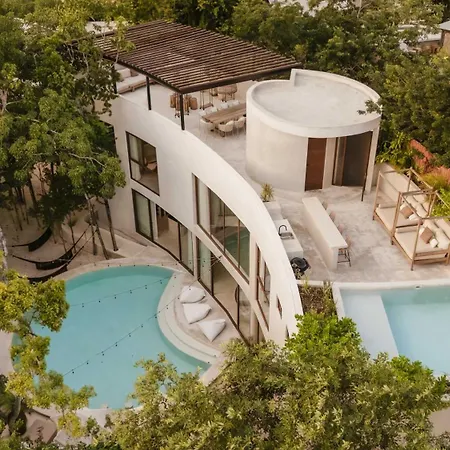 Jungle Villa For 16 - Dual Pools & Fire Pit Holiday home *