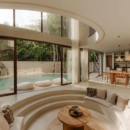 Jungle Villa For 16 - Dual Pools & Fire Pit Holiday home *