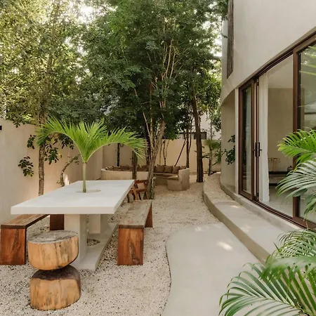 Jungle Villa For 16 - Dual Pools & Fire Pit Holiday home
