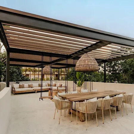 Jungle Villa For 16 - Dual Pools & Fire Pit *