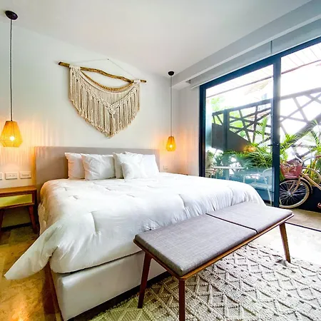 Menesse Aparthotel 4*