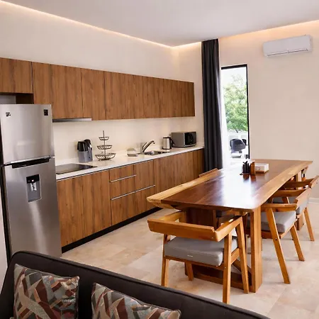 2 Bed Swim-up, Gril With Jacuzzi Aldea Zama Holiday home Tulum