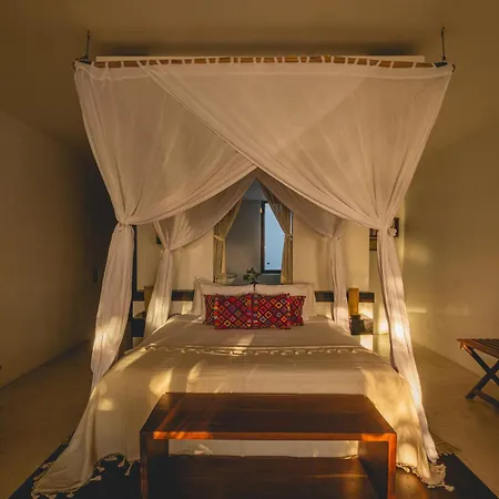 Hotel The 5*
