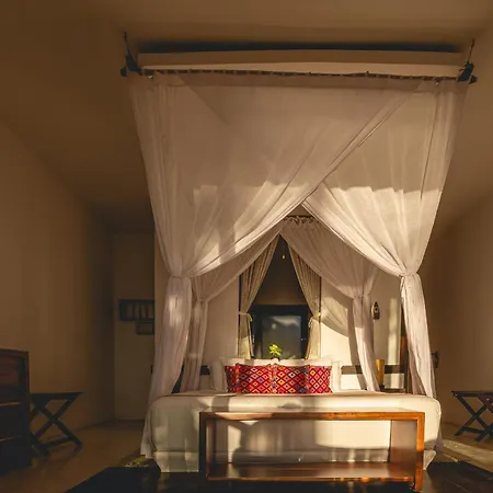 Hotel The
