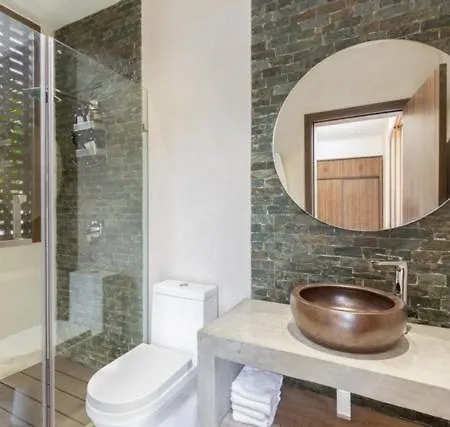 Villa Stunning & Brand New 6 Pax