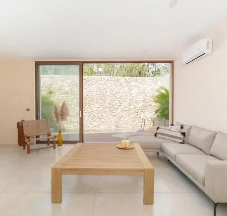 Stunning & Brand New 6 Pax Villa *