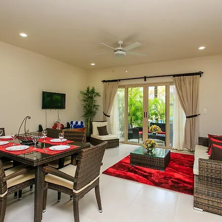 Complex With An Alluring Pool & Tropical Vibes By Stella Rentals! Apartamento Tulum