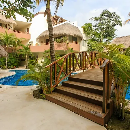 Complex With An Alluring Pool & Tropical Vibes By Stella Rentals!