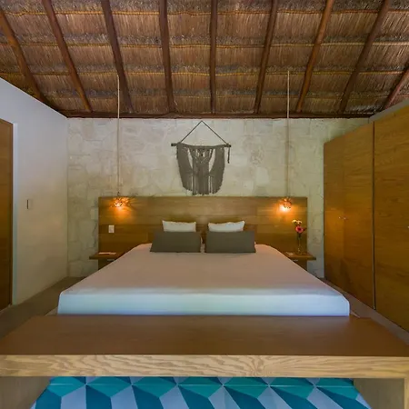 Prana Boutique Hotel 4*