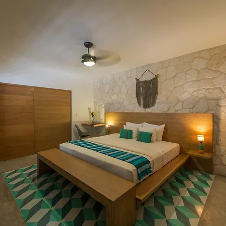Prana Boutique 4*