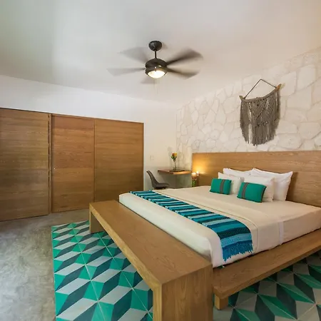 Prana Boutique Hotel 4*