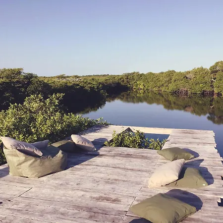 Nativus Glamping & Cenote 3*