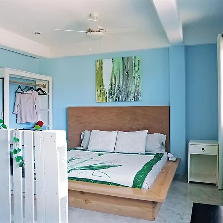 Acuatic Lofts Inn *
