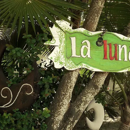 Cabanas La Luna Hotel