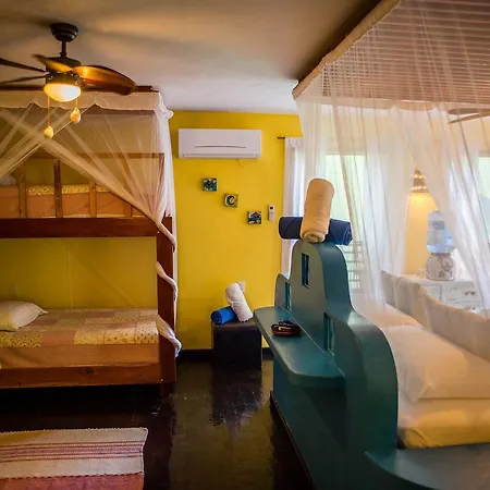 Cabanas La Luna Hotel 3*