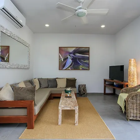 Apartamento Complex With An Alluring Pool & Tropical Vibes By Stella Rentals!