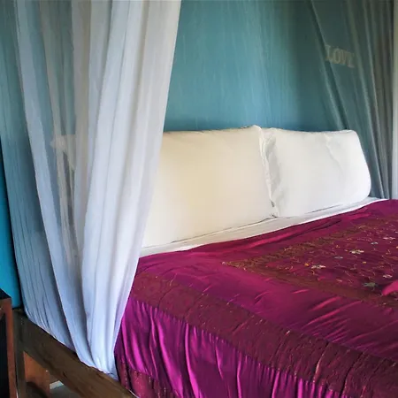 Cabanas La Luna Hotel