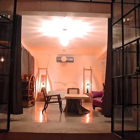 Radio Hotel *