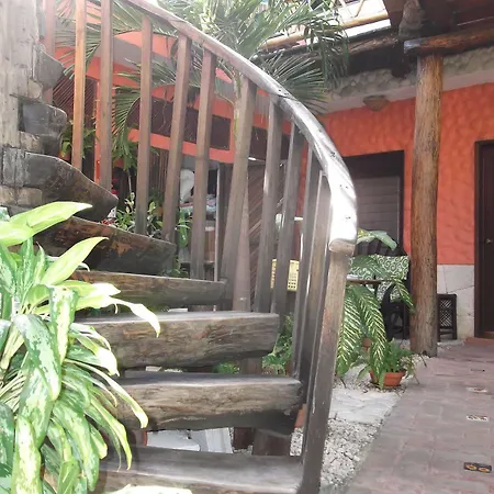 L Hotelito